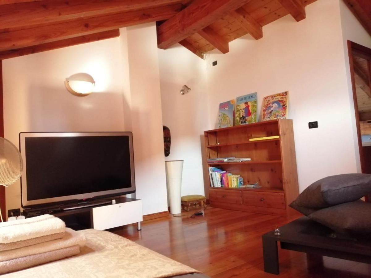 Mansarda Chanoux Cir N 0027 夏特林 外观 照片