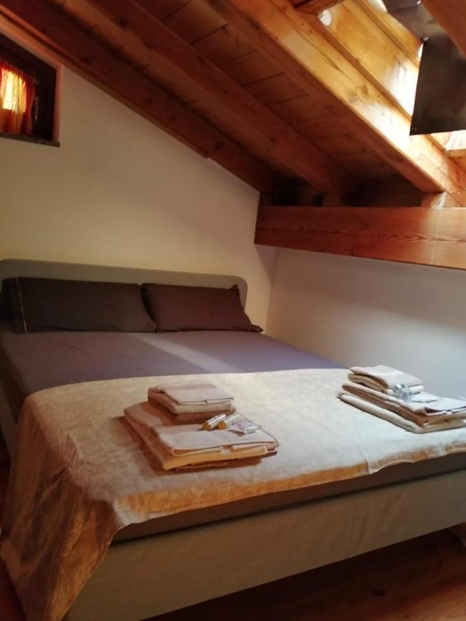 Mansarda Chanoux Cir N 0027 夏特林 外观 照片