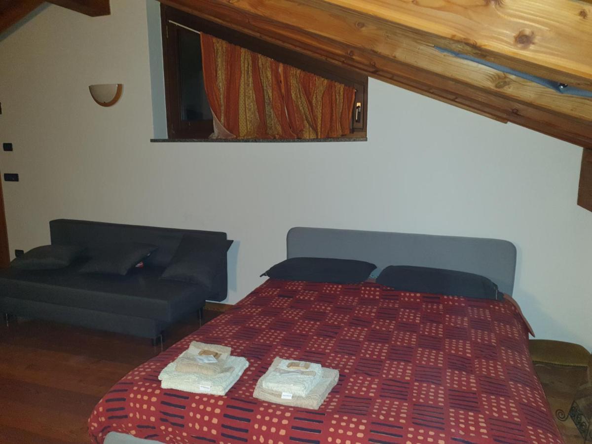 Mansarda Chanoux Cir N 0027 夏特林 外观 照片